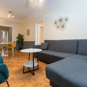 Houseloft White Tower Icon Apartment